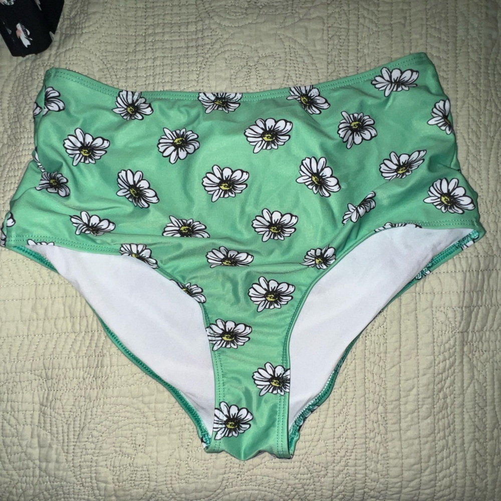 Green Daisy Print Bikini Bottom